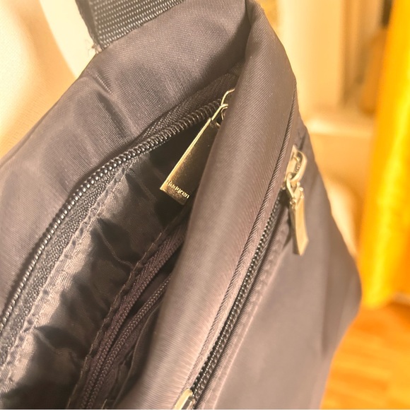 NWOT Hedgren Inner City Fate RFID crossover bag|  black|11”Lx1.5”Wx10”H - Picture 9 of 10